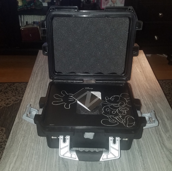 INVICTA DISNEY Three Slot Impact Resistant Case - Picture 5 of 6